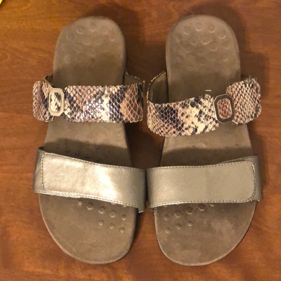 silver vionic shoes